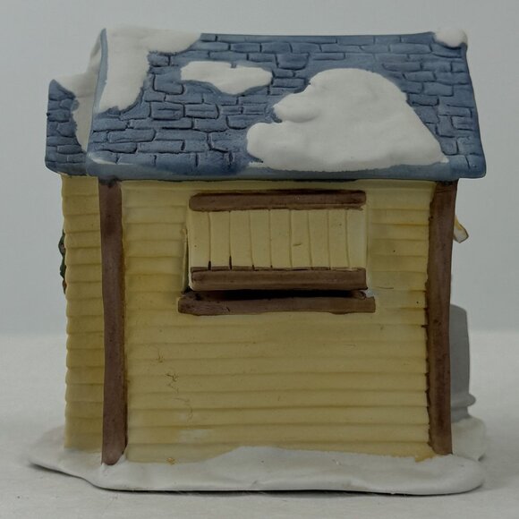 Vintage 1990 Dickensville Collectables Porcelain Apple Stand Christmas Village - Picture 4 of 13